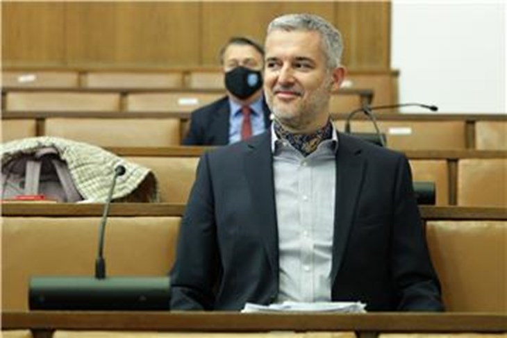 Nino Raspudić: ‘Pod Tomaševićem jedino zagrebačka ambrozija procvjetala’