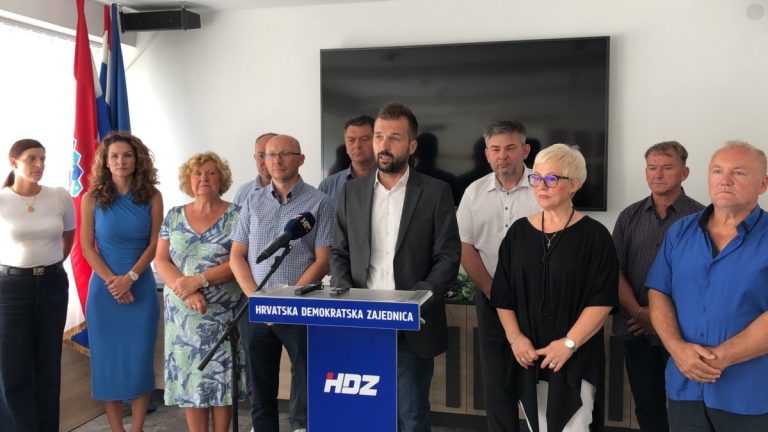 HDZ Sisak: Kristina javi se, dosta je “kruha i igara”, naša djeca zaslužuju lijepo djetinjstvo !!!