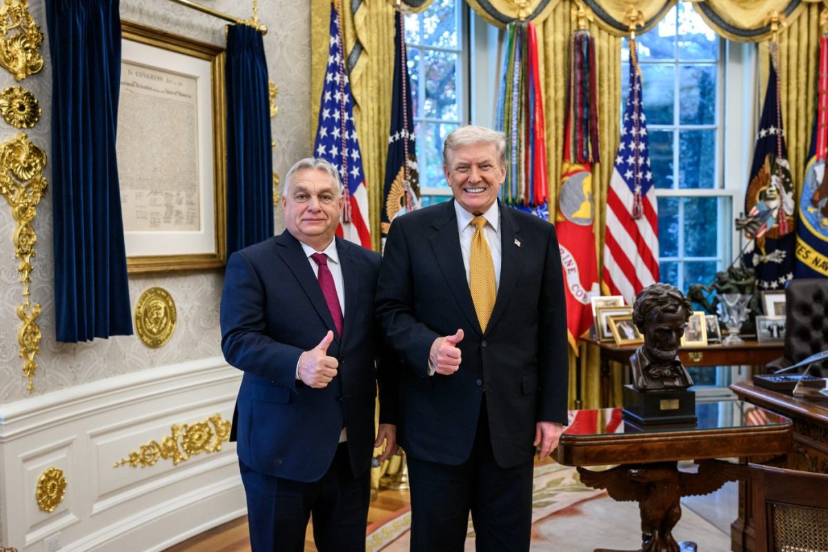 P20251107DT-1010 President Donald Trump and Hungarian Prime Minister Viktor Orban pose for a photo in the Oval Office, Friday, November 7, 2025. (Official White House Photo by Daniel Torok)