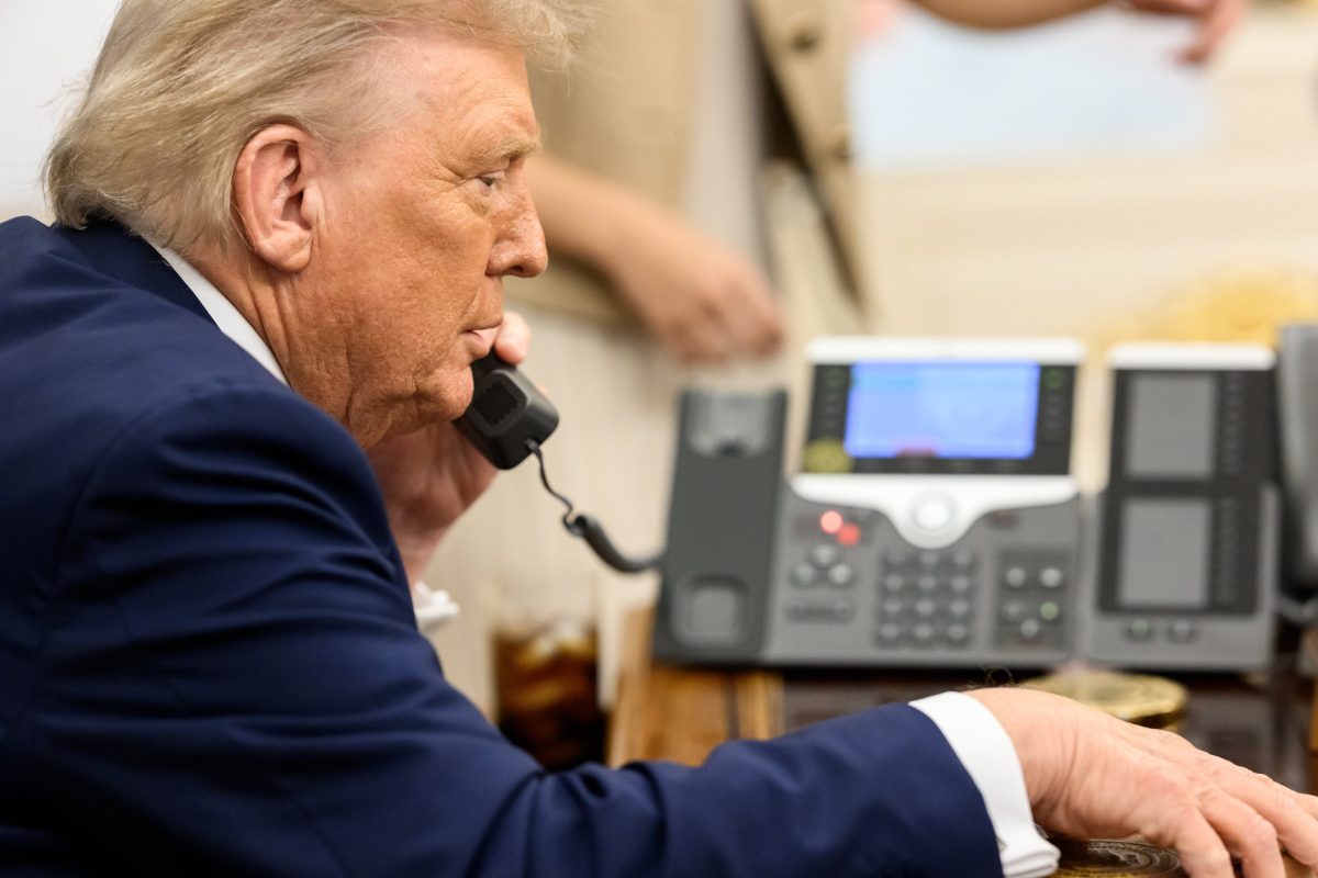 P20250818DT-1675 President Donald Trump speaks with Russian President Vladimir Putin on the phone, Monday, August 18, 2025, in the Oval Office. (Official White House Photo by Daniel Torok)
