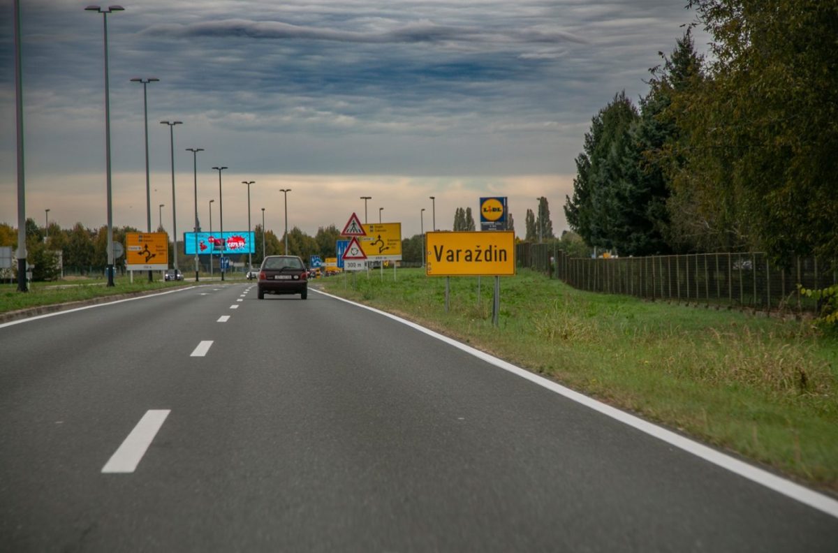 Varaždin pod opsadom policije: Srđan Mlađan pod neviđenim mjerama osiguranja doveden na sud